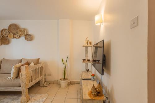 Furnished 1 Bedroom Apartment in Nairobi. 15 Mins to CBD. Free WI FI & Parking