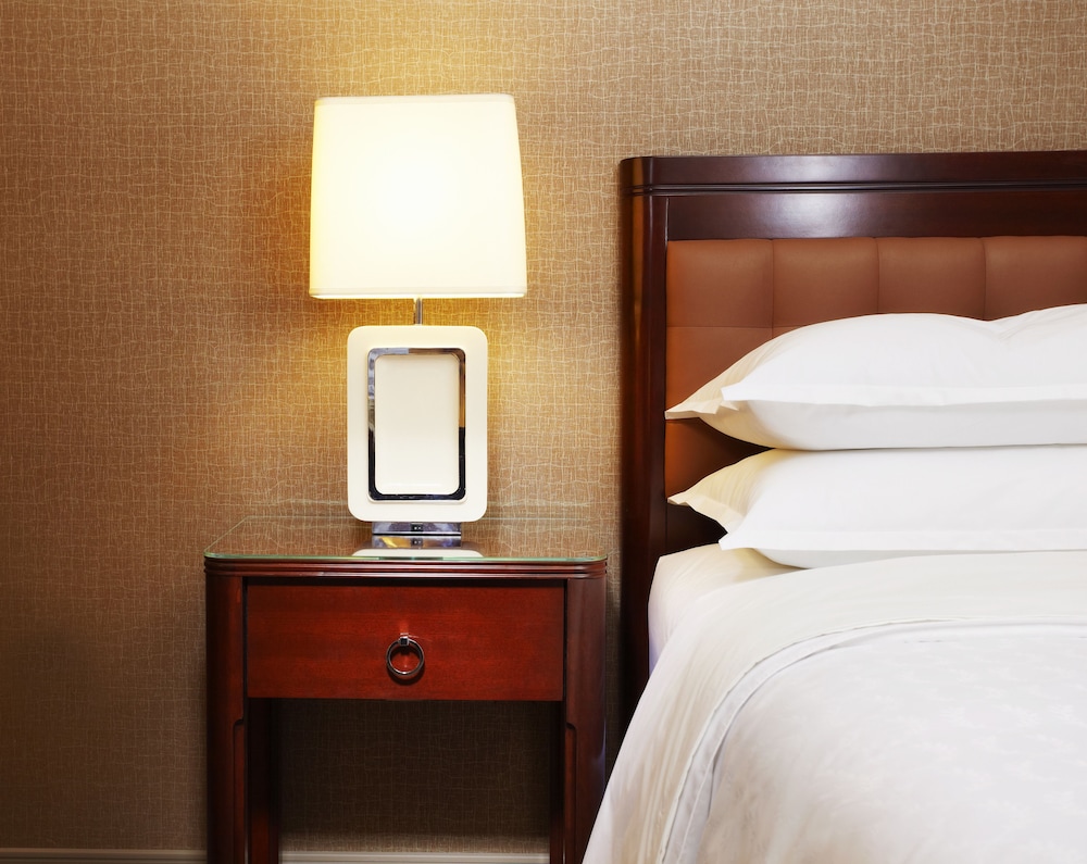 Sheraton Framingham Hotel & Conference Center - photo 4