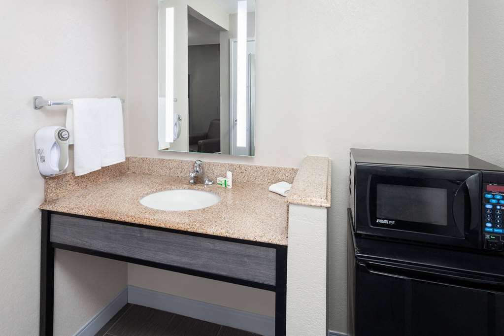 La Quinta Inn by Wyndham Cleveland Independence - photo 19
