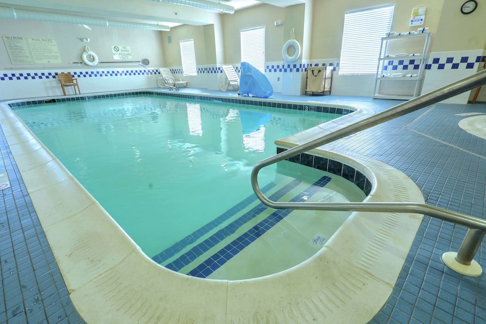 Hampton Inn Batavia - photo 22