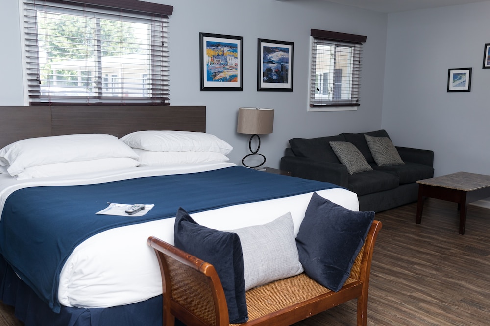 Shorewood Inn - photo 14