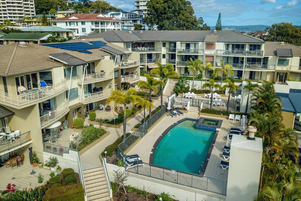 The Village Holiday Apartments at Burleigh Heads — 4-Star Luxury Hotel in Gold Coast, Australia