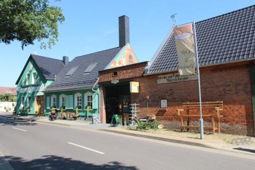 Heinrich's Pension mit Café Witschaft — 4-Star Luxury Hotel in Zerbst, Germany