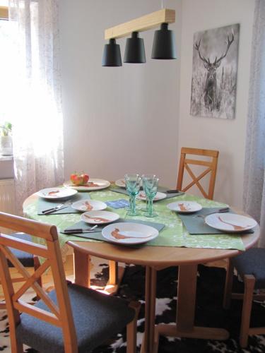 #7 Ferienhaus mit Schlossblick Trunkelsberg für max 6 Personen Küche komplett eingerichtet 2 Bäder 3 Schlafzimmer Top Ausstattung — hotel near Memmingen Allgau Airport