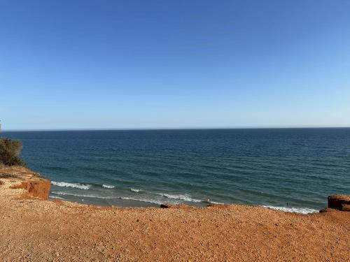 Vivenda Alfamar 2120 180m da praia