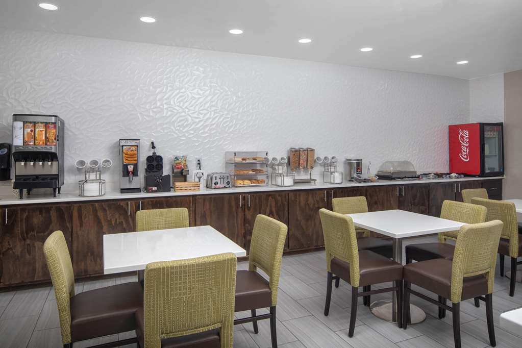 La Quinta Inn by Wyndham Calhoun South I 75 - photo 26