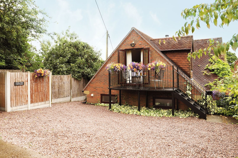 Oakland Cottage — 4-Star Luxury Hotel in Craven Arms, United Kingdom