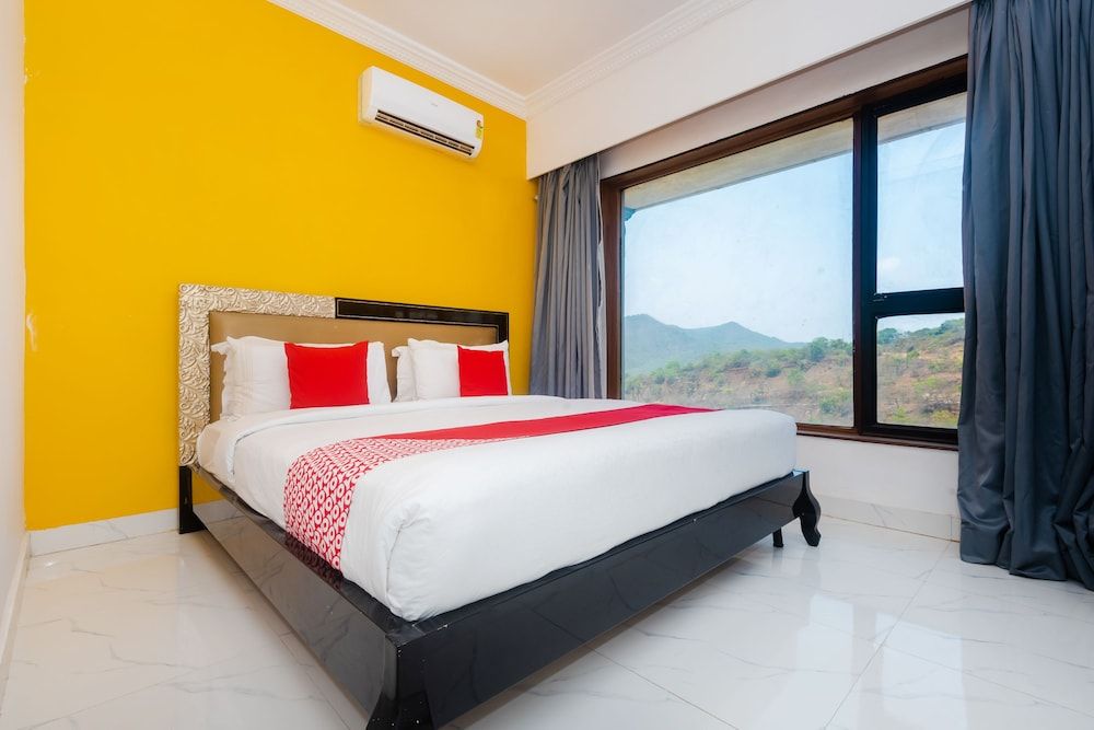 OYO 40027 Royal Palms Serviced Apartment