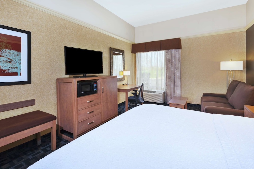 Hampton Inn Clinton - photo 8