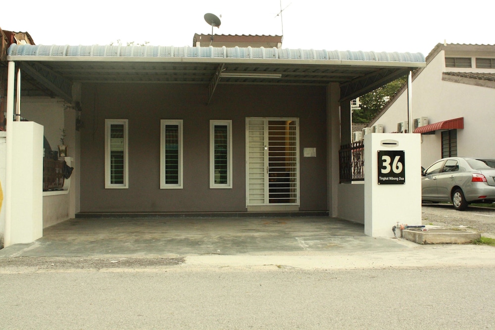 36 First Island - last minute hotel in George Town