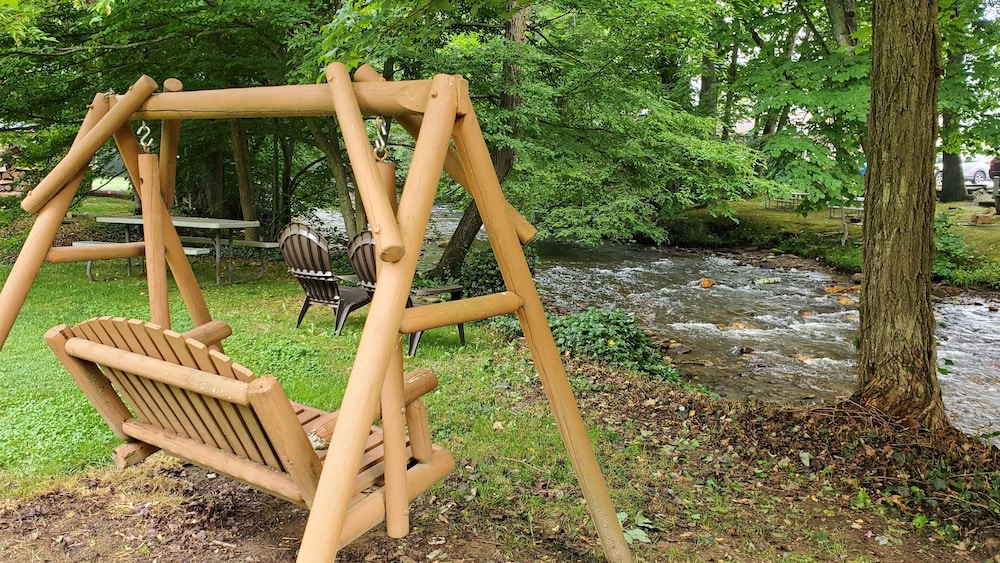 Cozy Creek Cottages - photo 20