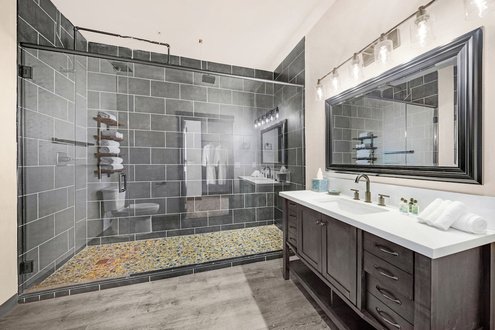The Suites at Prairie Falls & Event Center - photo 44