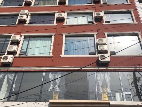Yueming Tower Holiday Hotel — hotel in Macheng