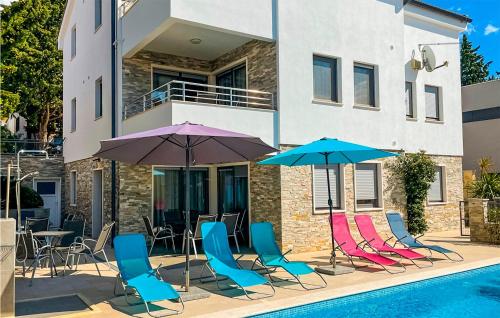 9 Bedroom Awesome Home In Starigrad — 4-Star Luxury Hotel in Stari Grad, Croatia