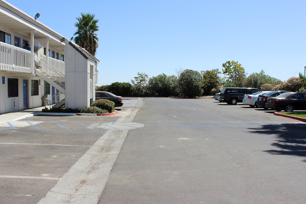 Motel 6 Coalinga CA East - photo 10