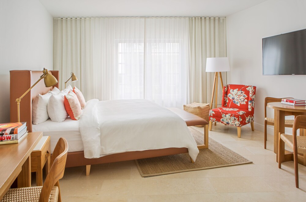 Bentley Hotel South Beach - photo 2
