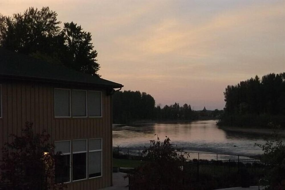 Life Northwest RV & Lodging - photo 19