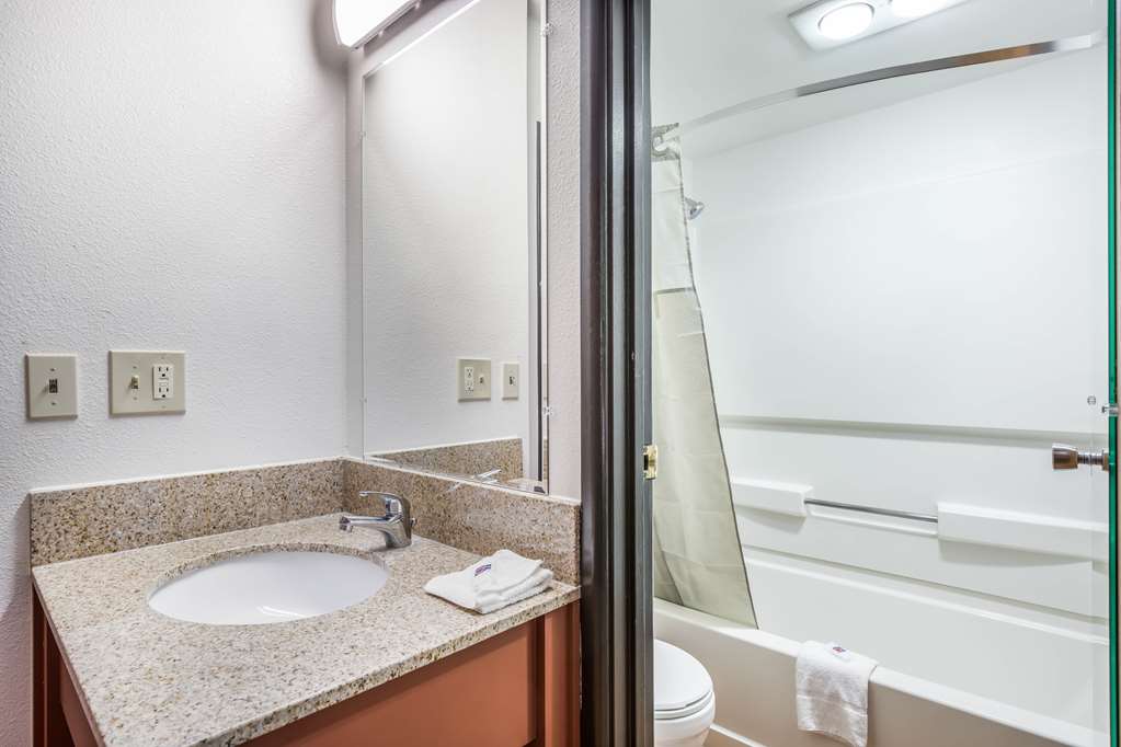 Motel 6 Madison WI East - photo 22