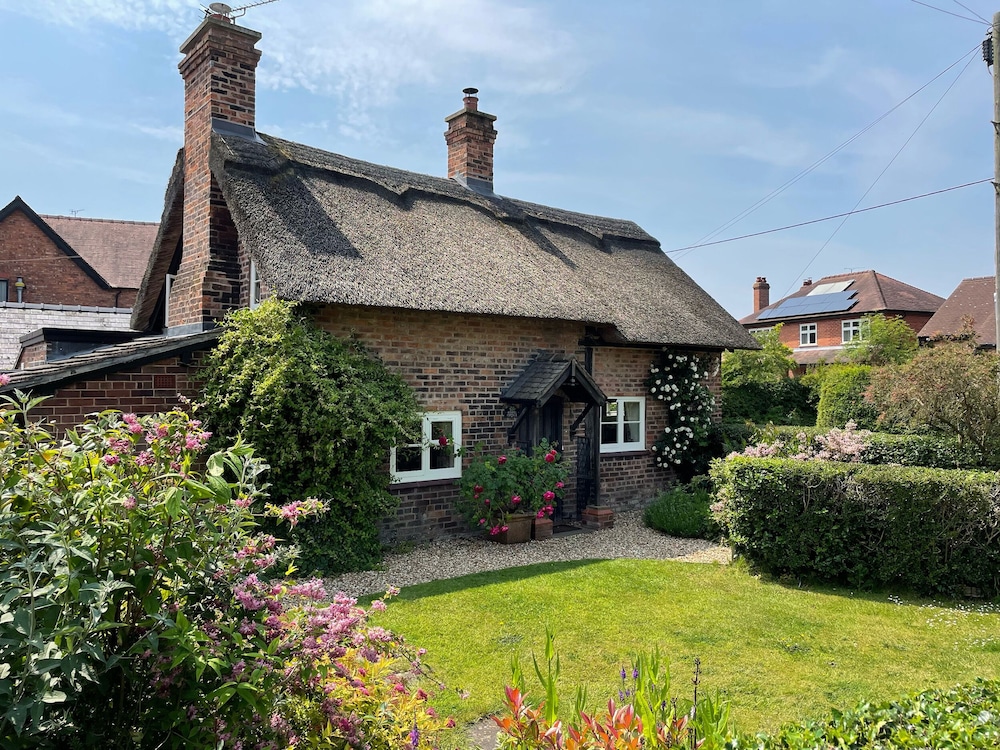 Chapel Cottage — 4-Star Luxury Hotel in Tarporley, United Kingdom