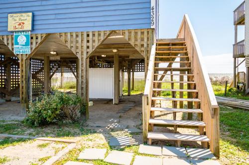 Mead Us At The Beach by Oak Island Accommodations - photo 8