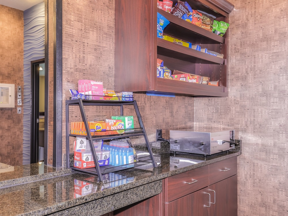 Cobblestone Hotel & Suites Rhinelander - photo 55