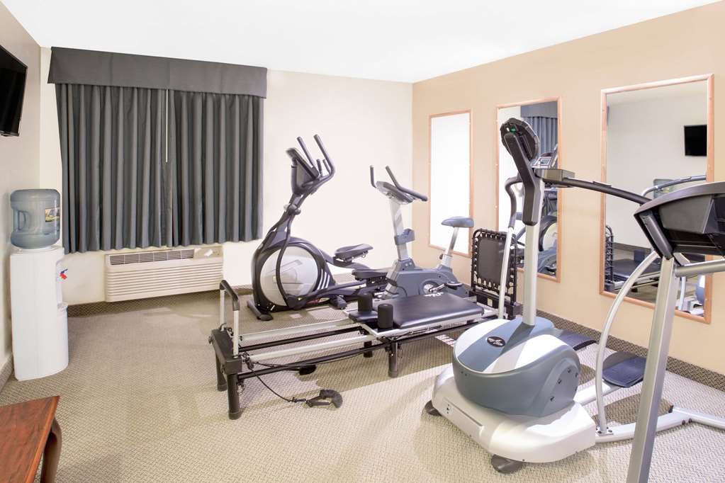 Baymont by Wyndham Green Bay - photo 5