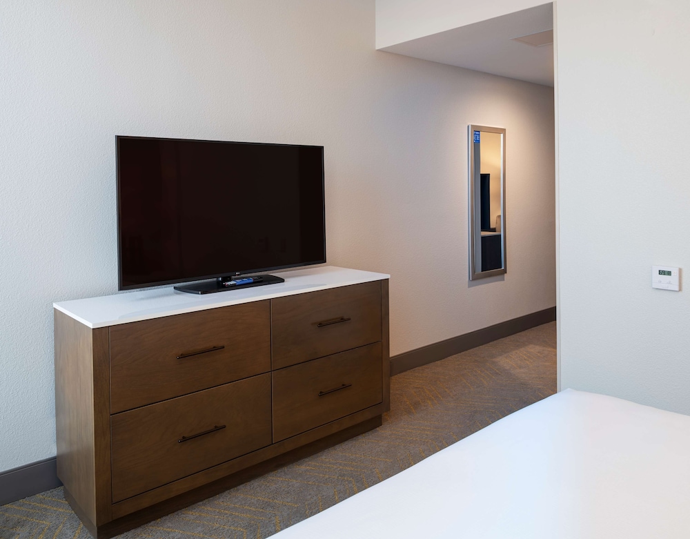 DoubleTree by Hilton Madison East WI - photo 47