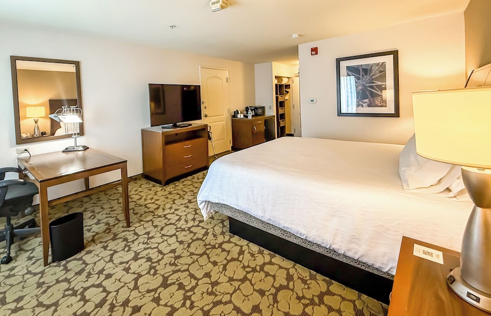 Hilton Garden Inn Gilroy - photo 6