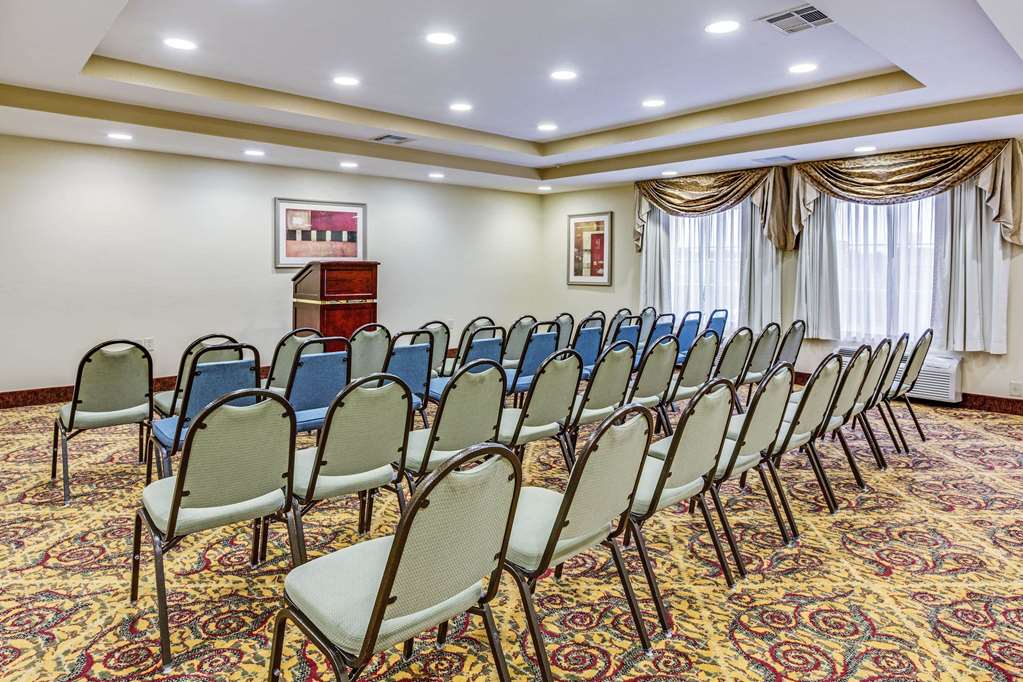 La Quinta Inn & Suites by Wyndham Canton MS - photo 29