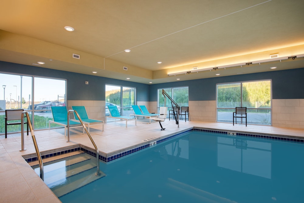 Holiday Inn Express & Suites Beloit by IHG - photo 23