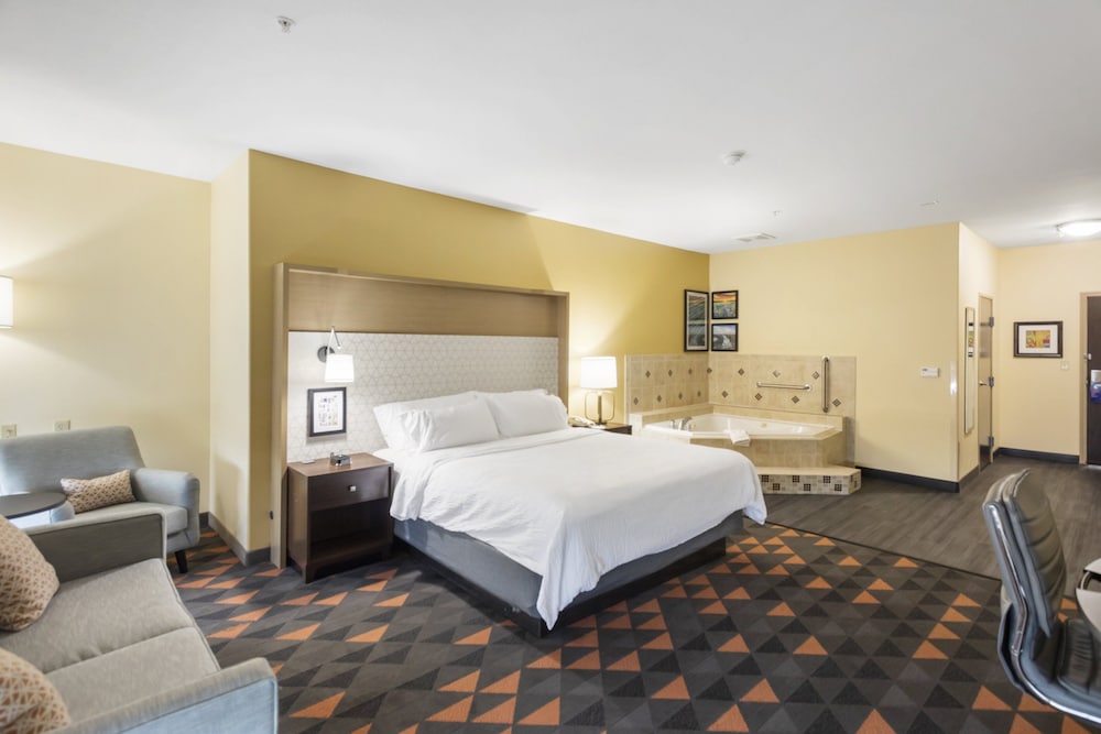 Holiday Inn Hotel & Suites Waco Northwest by IHG - photo 9