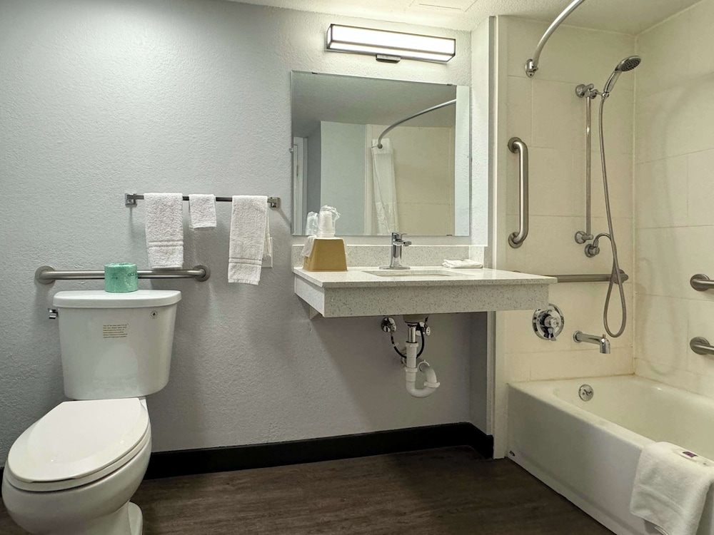 Motel6 Huntsville AL University Dr - photo 12