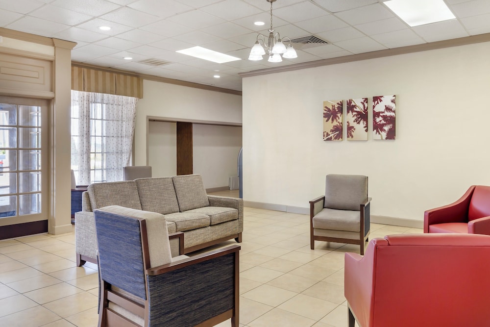 Red Roof Inn Dunn - photo 8