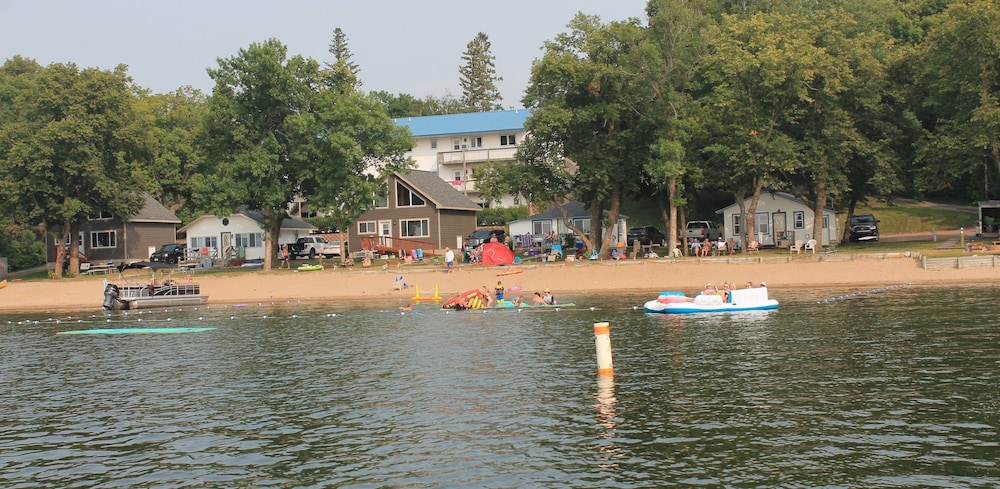Viking Bay Resort & Lodge - photo 29