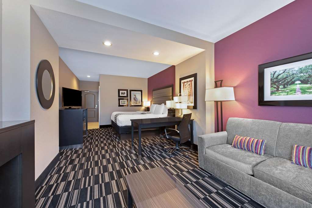 La Quinta Inn & Suites by Wyndham West Monroe - photo 22
