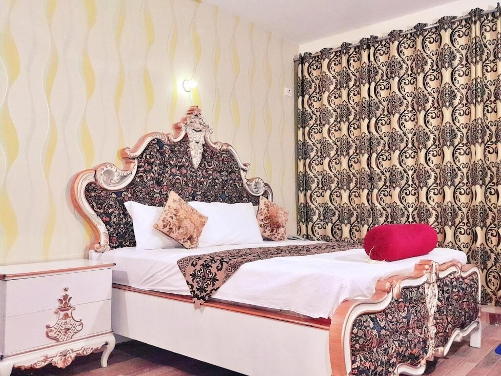 Hotel Rose One Lahore - last minute hotel in Lahore