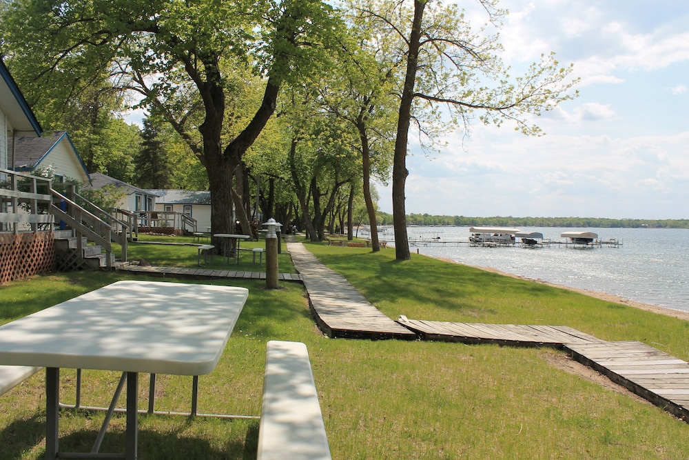 Viking Bay Resort & Lodge - photo 32