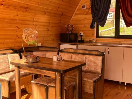 Vaso Levani Kazbegi Cottage