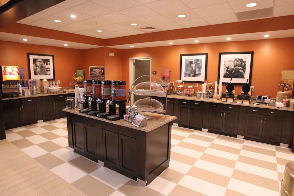 Hampton Inn & Suites Seneca Clemson Area - photo 64
