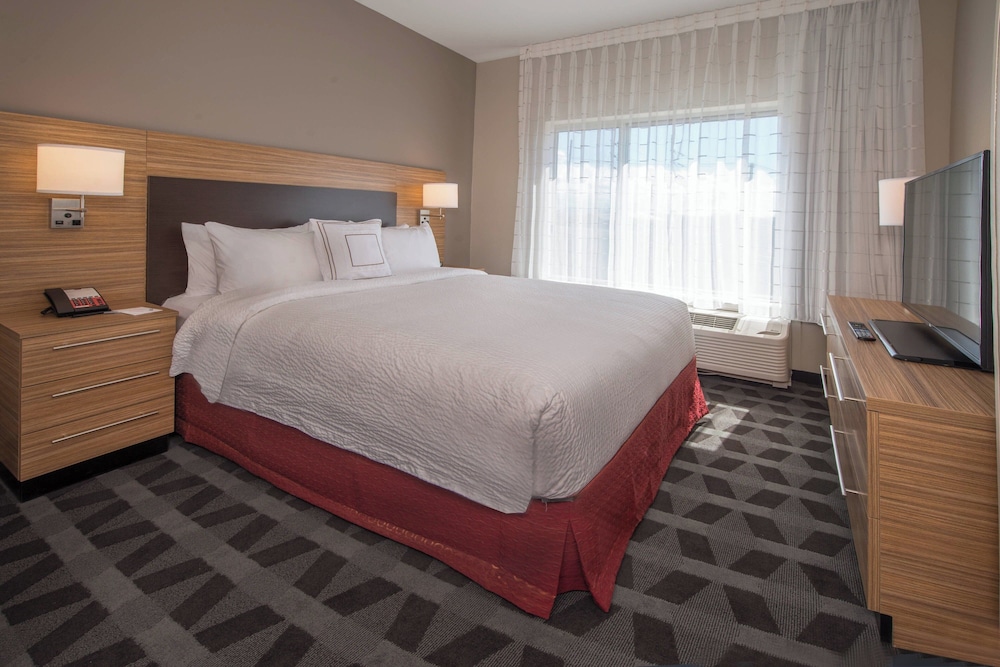 TownePlace Suites by Marriott Altoona - photo 8