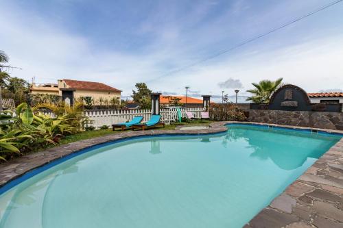 Cork House Fernandes Cottage — 4-Star Luxury Hotel in Ponta Delgada, Portugal