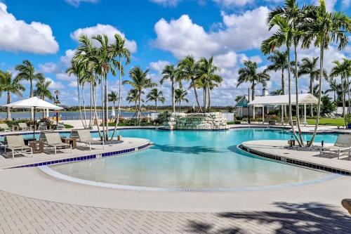 Naples House With Pool Near Marco Island — 4-Star Luxury Hotel in Naples, United States