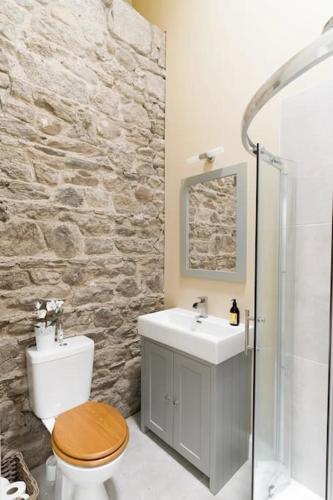 Stunning Granite Barn Conversion