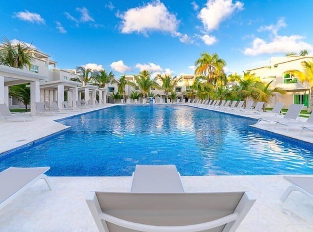 Playa Palmera Beach Resort — 4-Star Luxury Hotel in Punta Cana, Dominican Republic