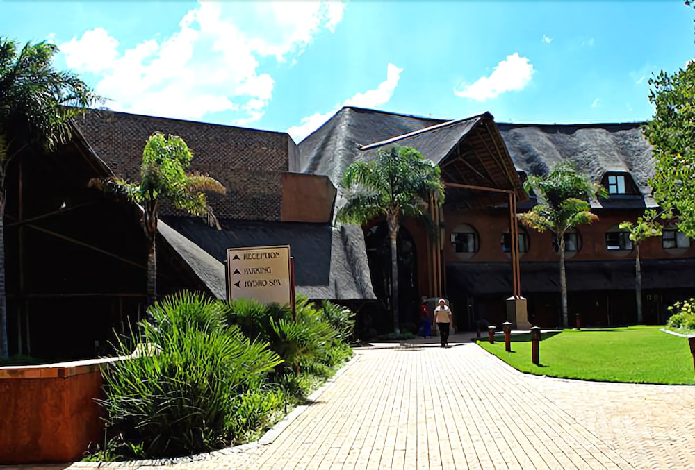 Christiana All Seasons Resort — 4-Star Luxury Hotel in Christiana, South Africa