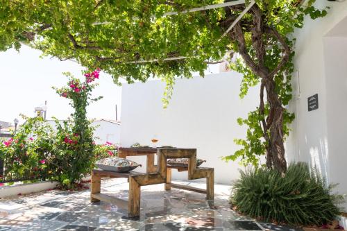 Limassol Akrotiri Beach Vine Cottage A — 4-Star Luxury Hotel in Limassol, Cyprus