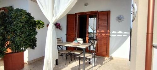 Tucano Single Room in San Teodoro, Italy