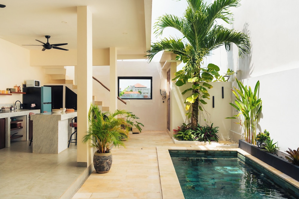 Senyum Villa — 4-Star Luxury Hotel in Canggu, Indonesia