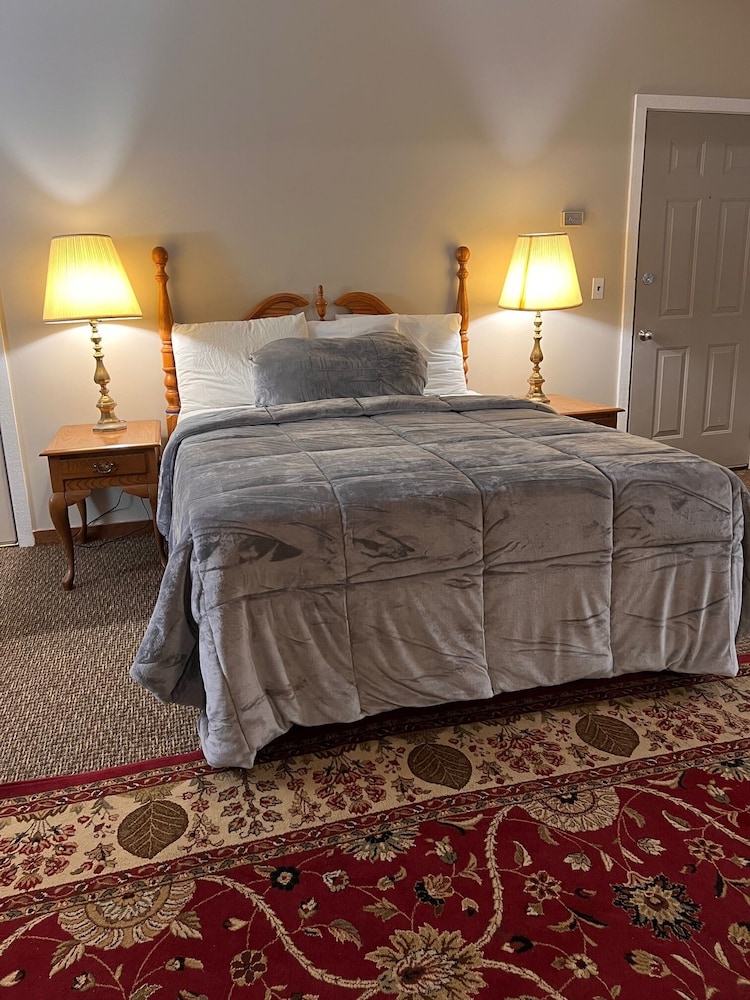 Oswego Inn - photo 18