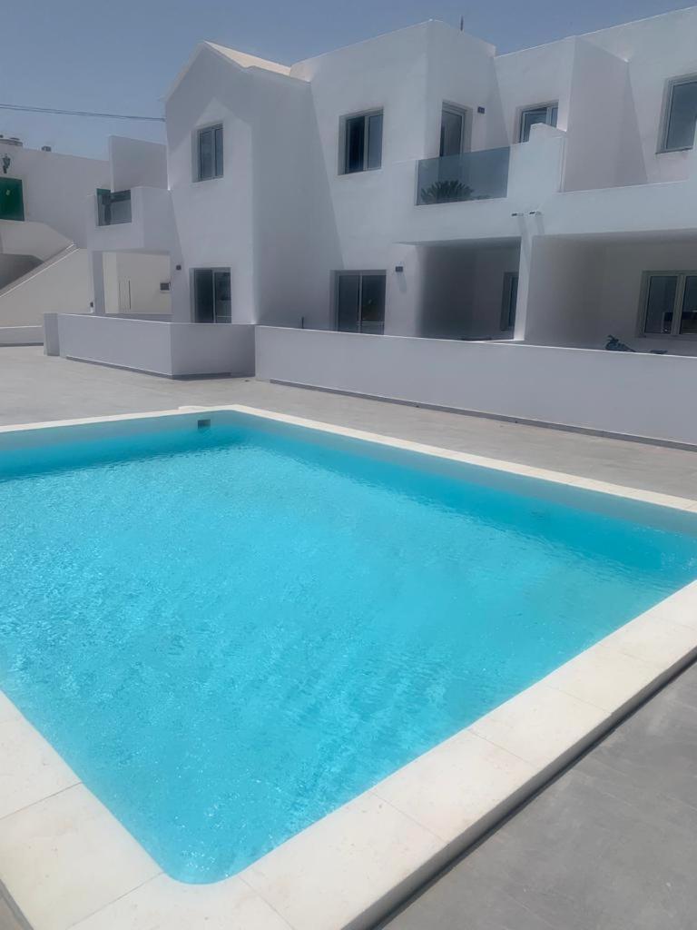 Apartment 1 Rociega 35 Puerto Del Carmen — 4-Star Luxury Hotel in Puerto Del Carmen, Spain